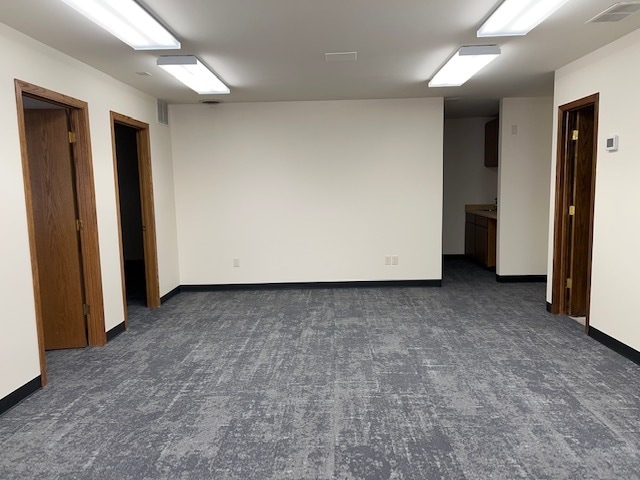 21100 W Capitol Dr, Pewaukee, WI for lease - Interior Photo - Image 2 of 8