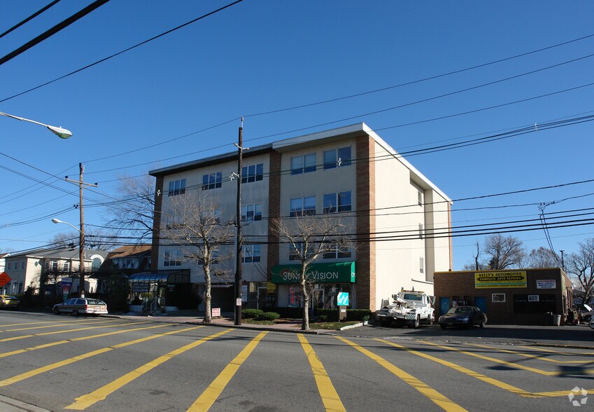 2500 Lemoine Ave, Fort Lee, NJ à louer - Photo du bâtiment - Image 2 de 2