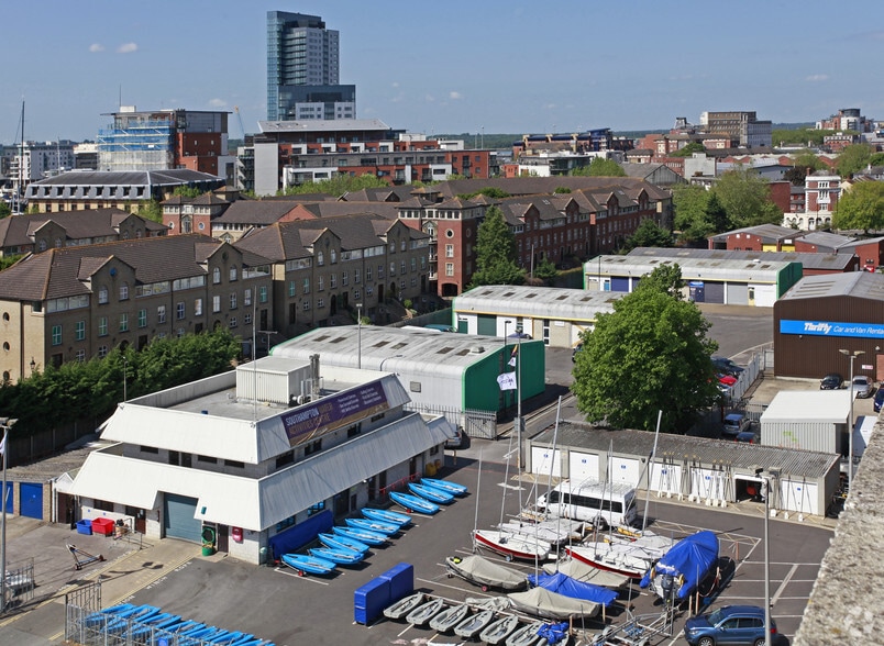 Floating Bridge Rd, Southampton for sale - Building Photo - Image 3 of 4