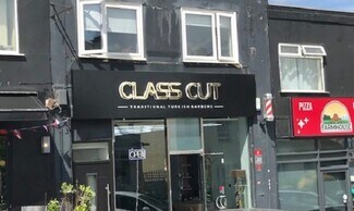 Plus de détails pour 77-77A Queens Rd, Buckhurst Hill - Commerce de détail à vendre