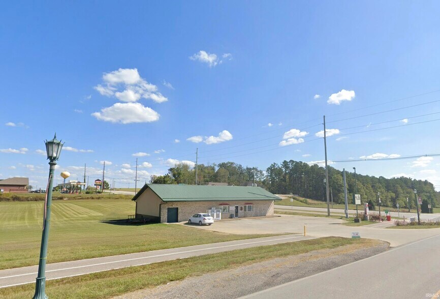 10 N Louis J Koch Blvd, Santa Claus, IN à vendre - Photo du bâtiment - Image 3 de 3