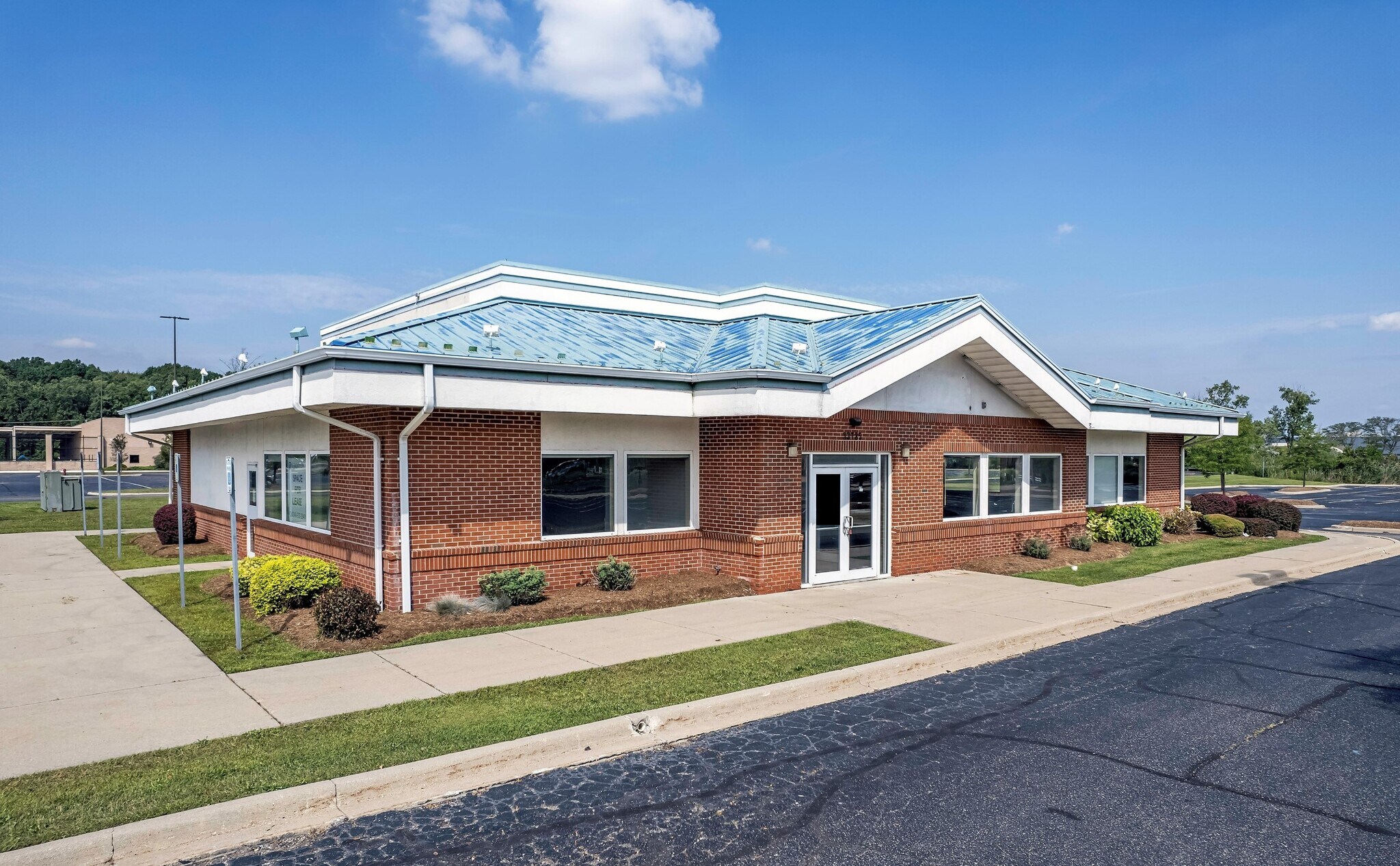33785 Van Dyke Ave, Sterling Heights, MI for sale Building Photo- Image 1 of 46