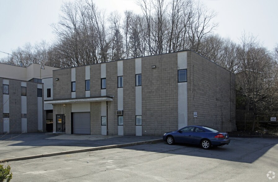 319-321 E Shore Rd, Great Neck, NY à louer - Photo du bâtiment - Image 2 de 5