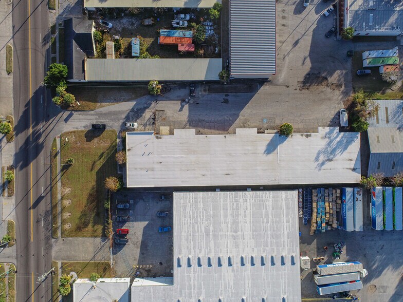 4111 Montgomery St, Savannah, GA à louer - Photo du bâtiment - Image 3 de 11