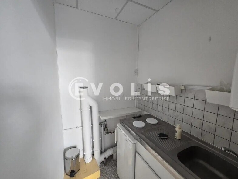 Bureau dans Verrières-le-Buisson à louer - Photo intérieure - Image 2 de 9