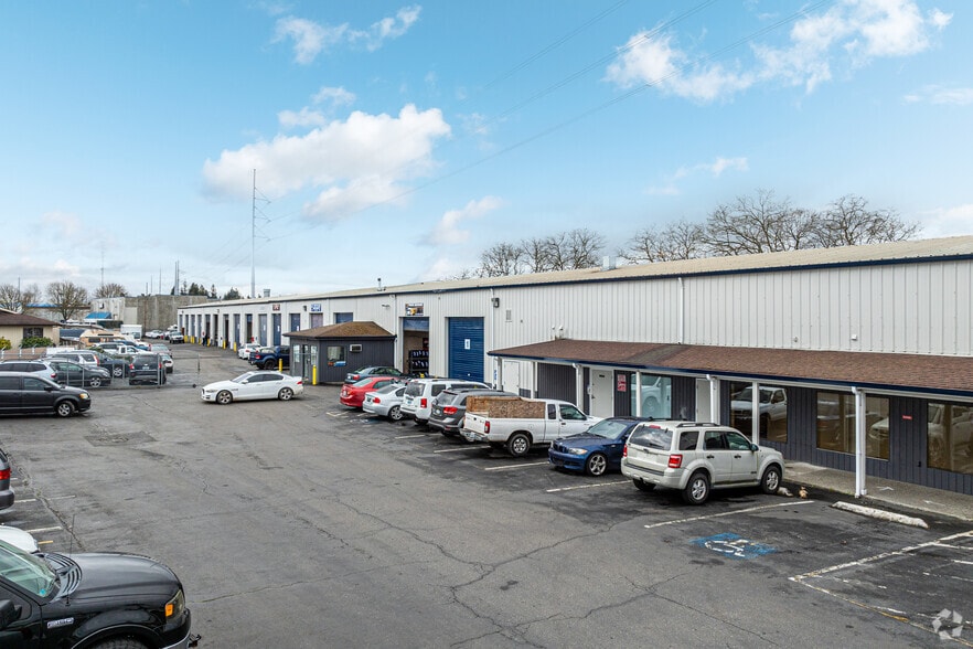 3608 S 74th St, Tacoma, WA for lease - Building Photo - Image 3 of 19