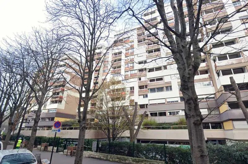 Flex dans Paris à louer - Photo du bâtiment - Image 1 de 7