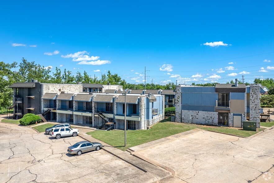 7901 NE 10th St, Midwest City, OK à vendre - Photo principale - Image 1 de 10