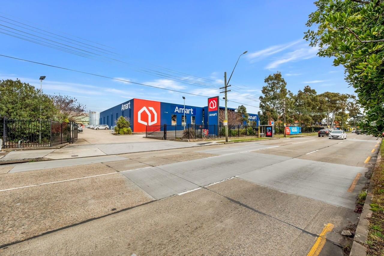 122 Canterbury Rd, Bankstown à louer Photo du bâtiment- Image 1 de 3