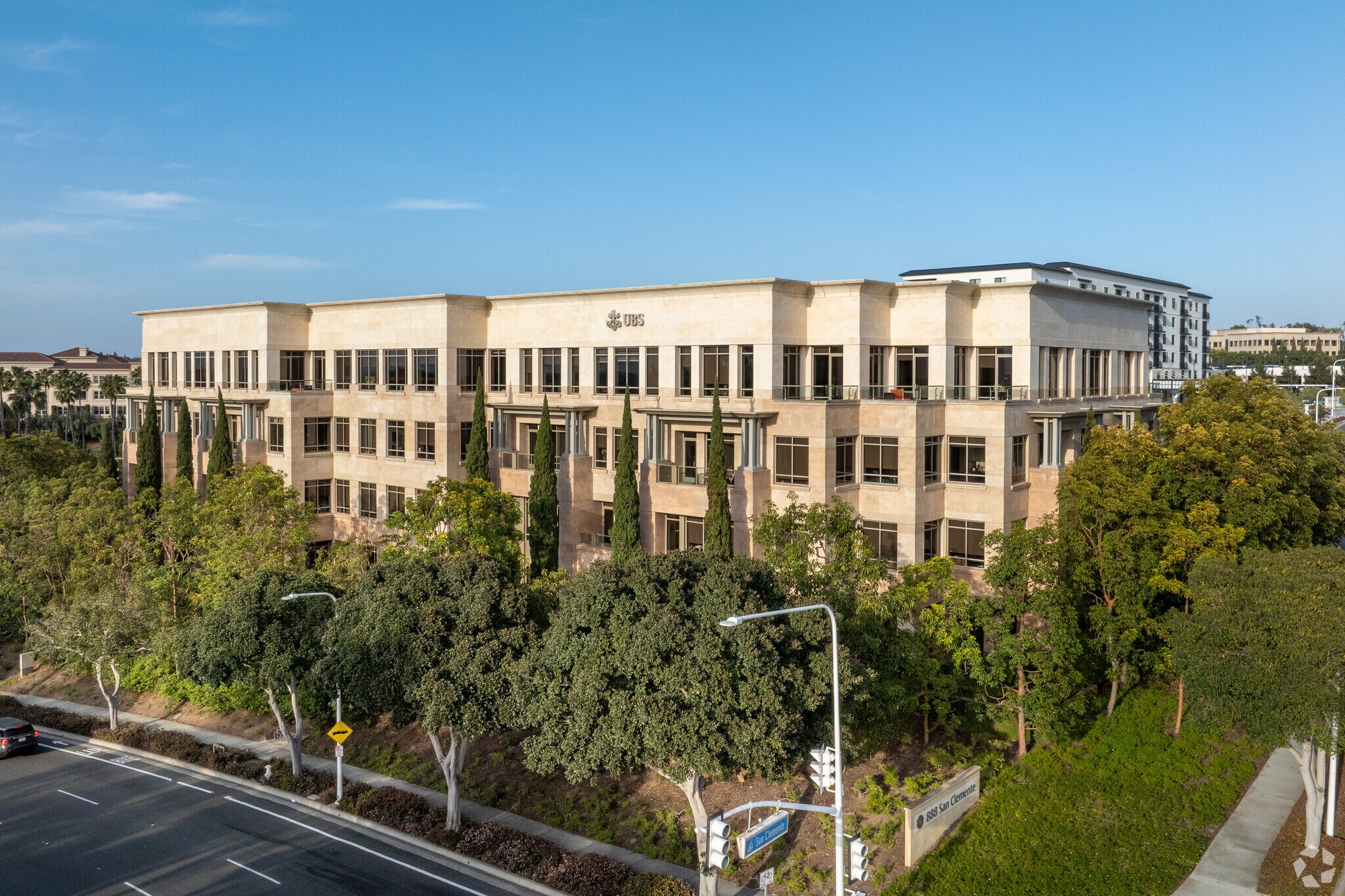 888 San Clemente Dr, Newport Beach, CA for lease Primary Photo- Image 1 of 9