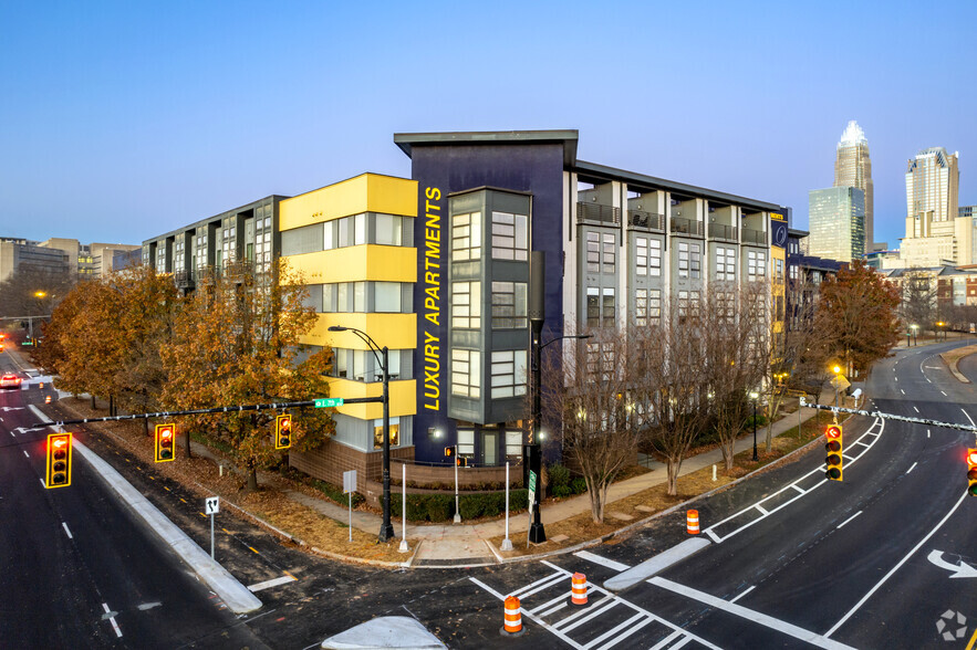 810 E 7th St, Charlotte, NC à louer - Photo principale - Image 1 de 91