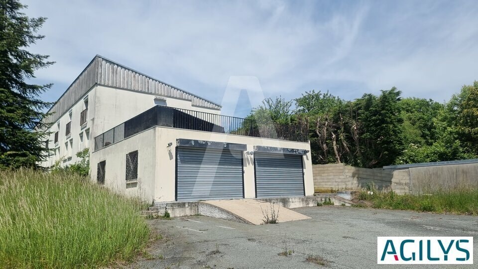8 Rue De Bel Ebat, Marcoussis for sale - Building Photo - Image 1 of 10