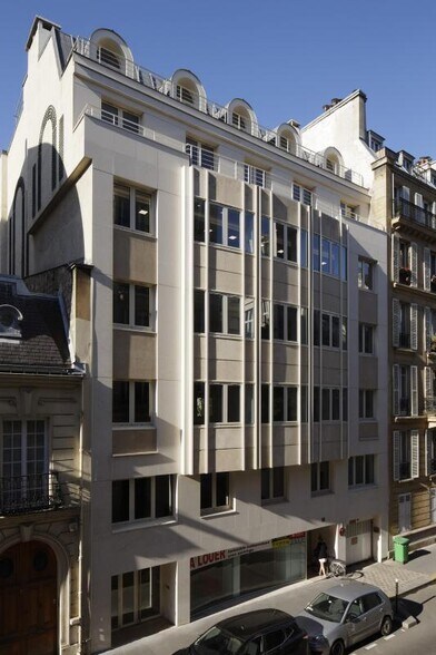 11 Rue Galvani, Paris for lease - Building Photo - Image 2 of 17