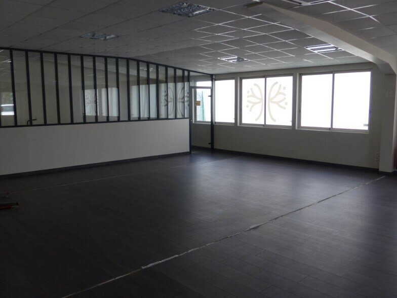 29 Avenue De Magudas, Le Haillan à louer - Photo du bâtiment - Image 3 de 5