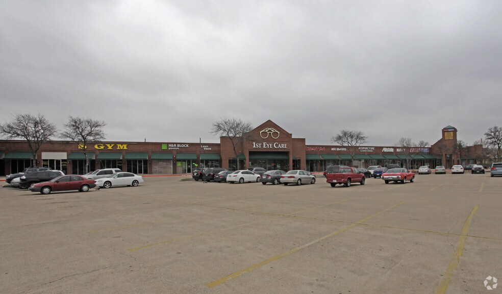 2301 N Collins St, Arlington, TX à louer - Photo du bâtiment - Image 3 de 13