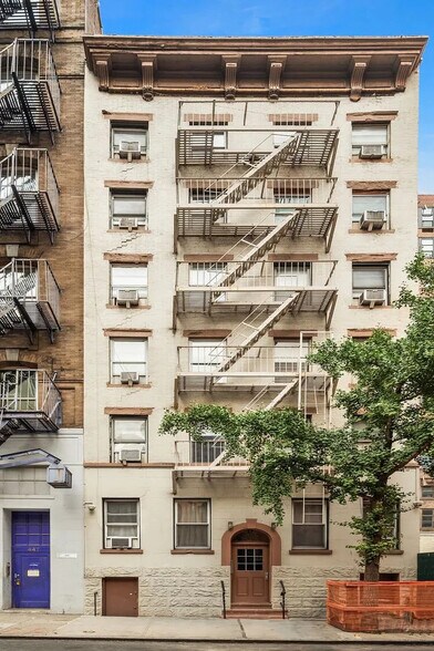 445 W 36th St, New York, NY à vendre - Photo du bâtiment - Image 1 de 14