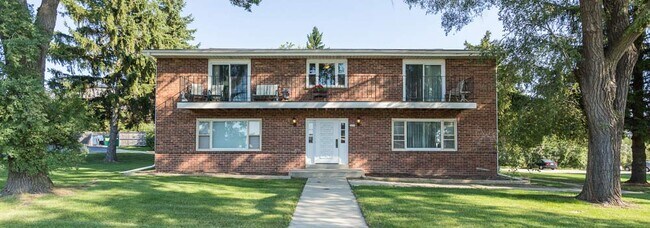 Plus de détails pour Good Hope 12 – Multi-résidentiel à vendre, Glendale, WI