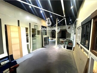 Plus de détails pour Multi-résidentiel à vendre