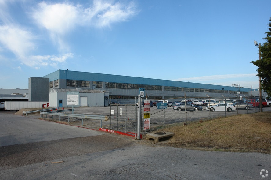 5200 E Grand Ave, Dallas, TX for lease - Primary Photo - Image 1 of 13