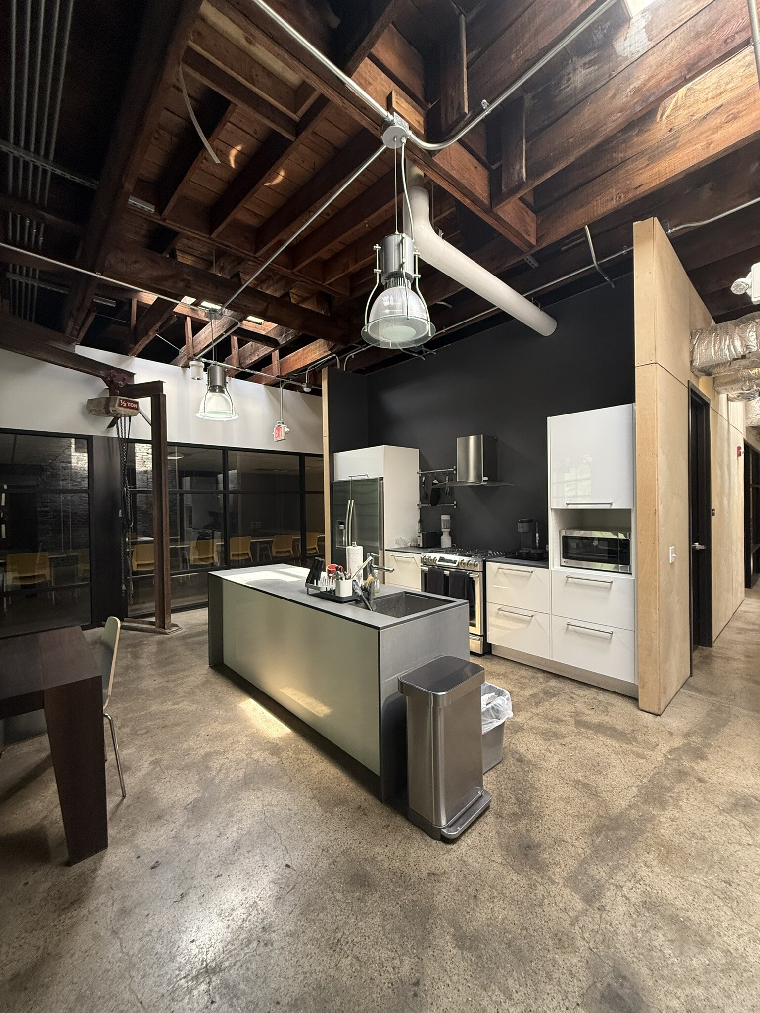 317-325 S Main St, Pittsburgh, PA for lease Interior Photo- Image 1 of 9