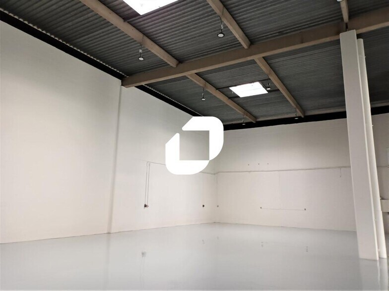 1 Allée Du Chargement, Villeneuve-d'Ascq for lease - Interior Photo - Image 1 of 5