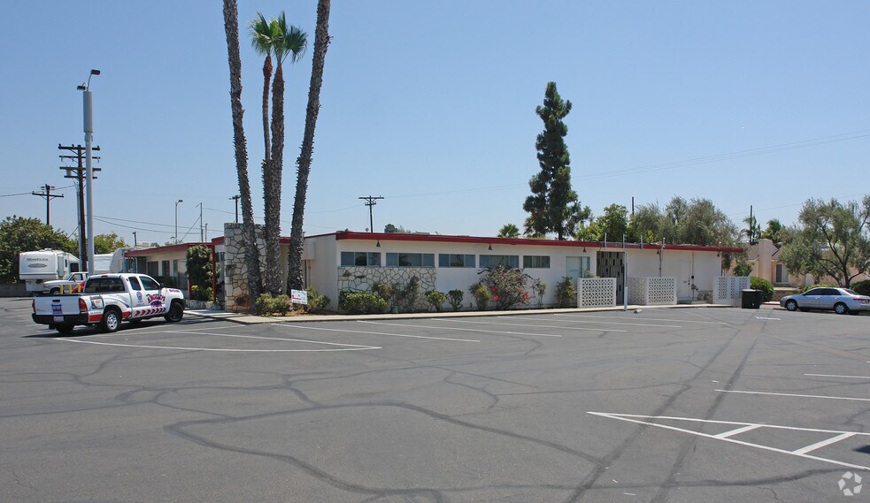5105-5185 Waring Rd, San Diego, CA à louer - Photo principale - Image 3 de 9