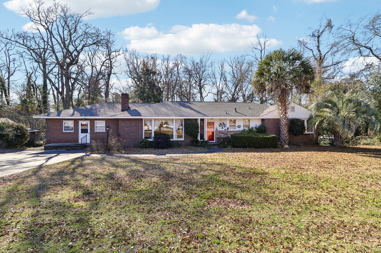 1631 Sunset Blvd, West Columbia, SC for sale Primary Photo- Image 1 of 9