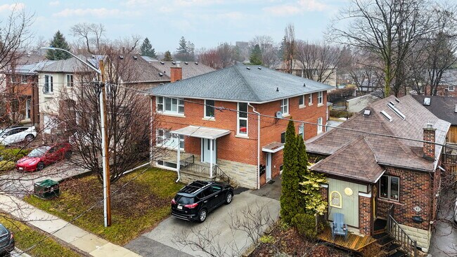 Plus de détails pour 55 Thirty Eighth St, Toronto, ON - Multi-résidentiel à vendre
