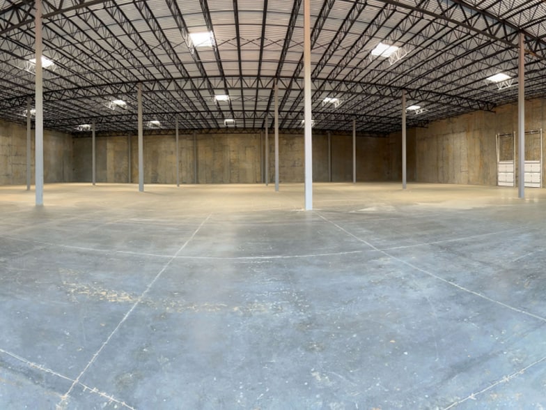 2010 Southeastern Industrial Dr, Newton, NC à vendre - Photo du bâtiment - Image 2 de 4