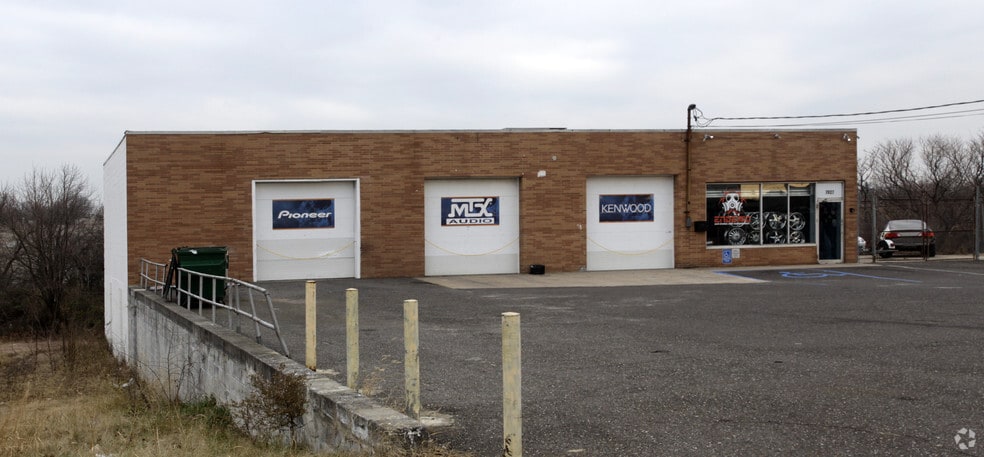 7027 Kaighn Ave, Pennsauken, NJ for lease - Primary Photo - Image 1 of 4