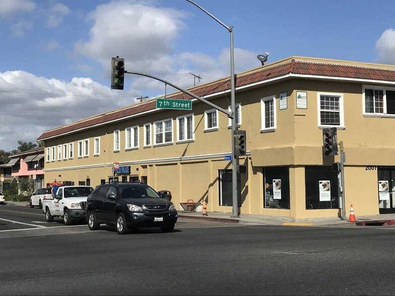 710 Cherry Ave, Long Beach, CA à vendre - Autre - Image 2 de 7