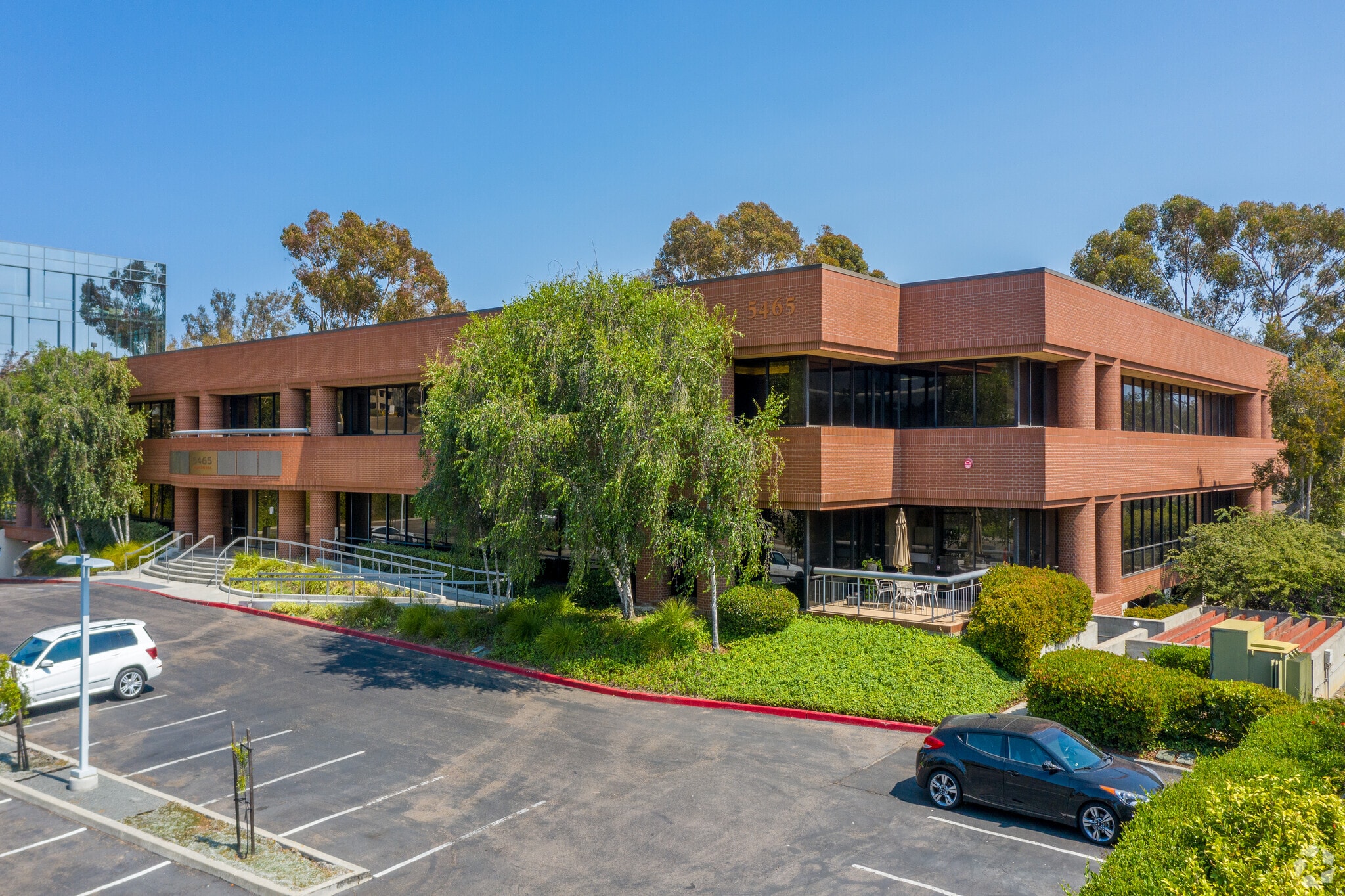 5465 Morehouse Dr, San Diego, CA à louer Photo principale- Image 1 de 12
