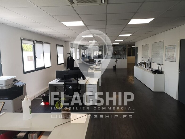 Office in Neuilly-Plaisance for sale - Interior Photo - Image 3 of 9