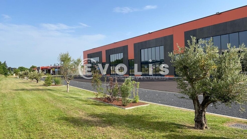 123 Rue Du Santoyon, Saint-Quentin-Fallavier for lease - Building Photo - Image 2 of 6