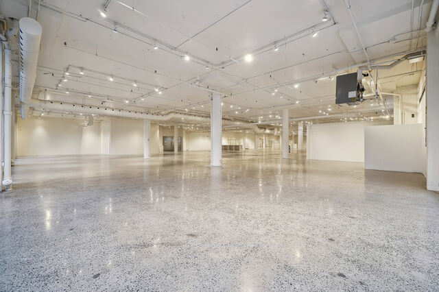 4360 Ch de la Côte-de-Liesse, Mt Royal, QC à vendre - Photo intérieure - Image 3 de 12