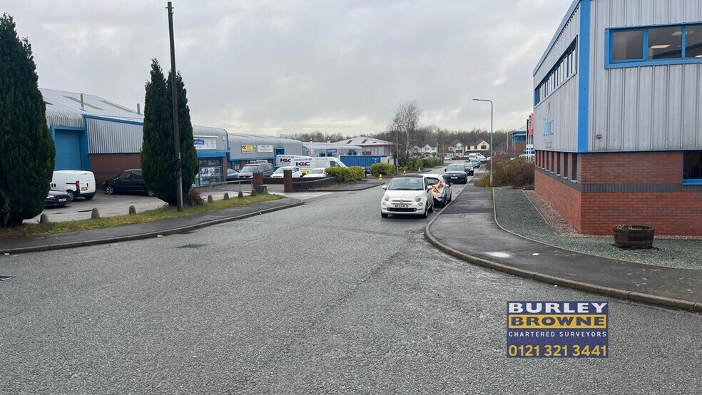 Halsall Electrical, Progress Business Centre, Brookfield Dr, Cannock à louer - Photo du bâtiment - Image 3 de 4