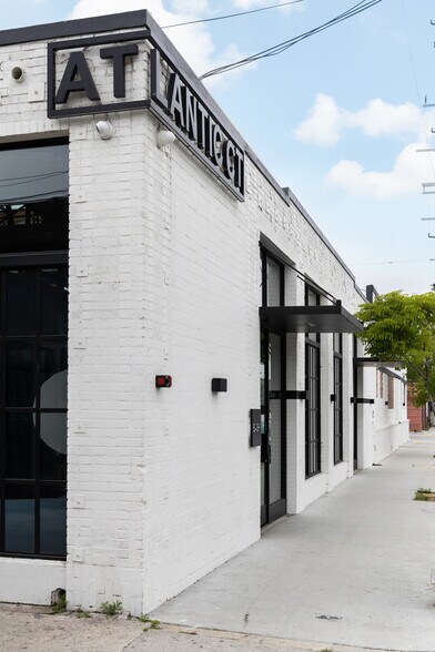 718-726 Mateo St, Los Angeles, CA à louer - Photo du bâtiment - Image 2 de 20