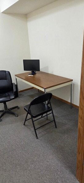 6520 W Layton Ave, Greenfield, WI à louer - Photo du bâtiment - Image 3 de 22