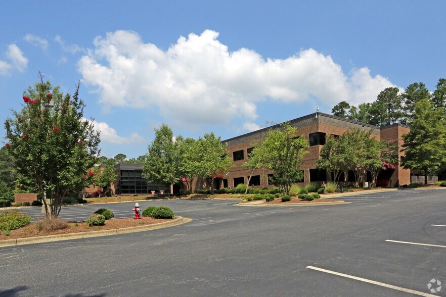 3001 Weston Pky, Cary, NC à vendre - Photo du bâtiment - Image 1 de 11