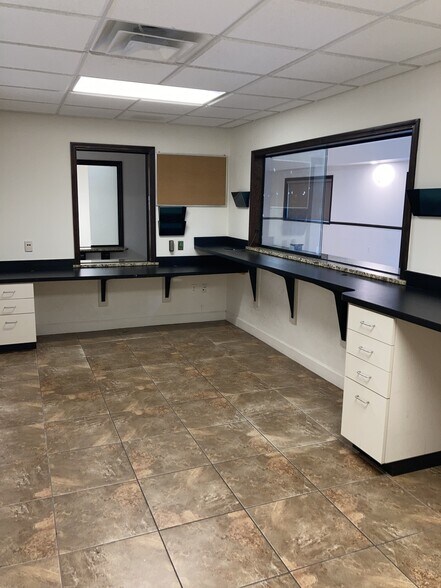 2414 E Plaza Dr, Tallahassee, FL for lease - Building Photo - Image 2 of 16