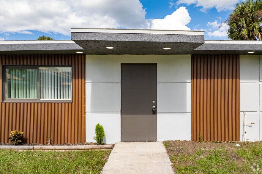 404 Hargreaves Ave, Punta Gorda, FL à vendre - Photo du bâtiment - Image 2 de 17