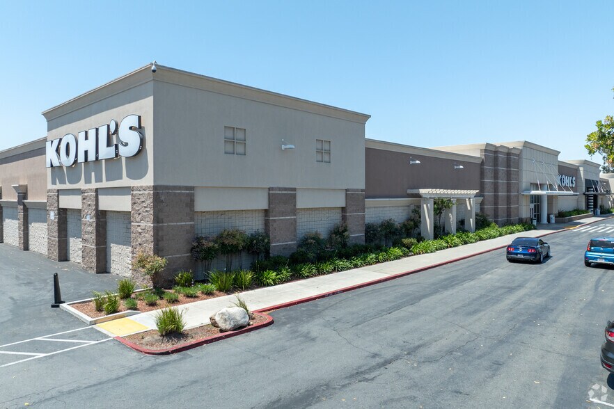 880-898 Blossom Hill Rd, San Jose, CA à louer - Photo du bâtiment - Image 3 de 7