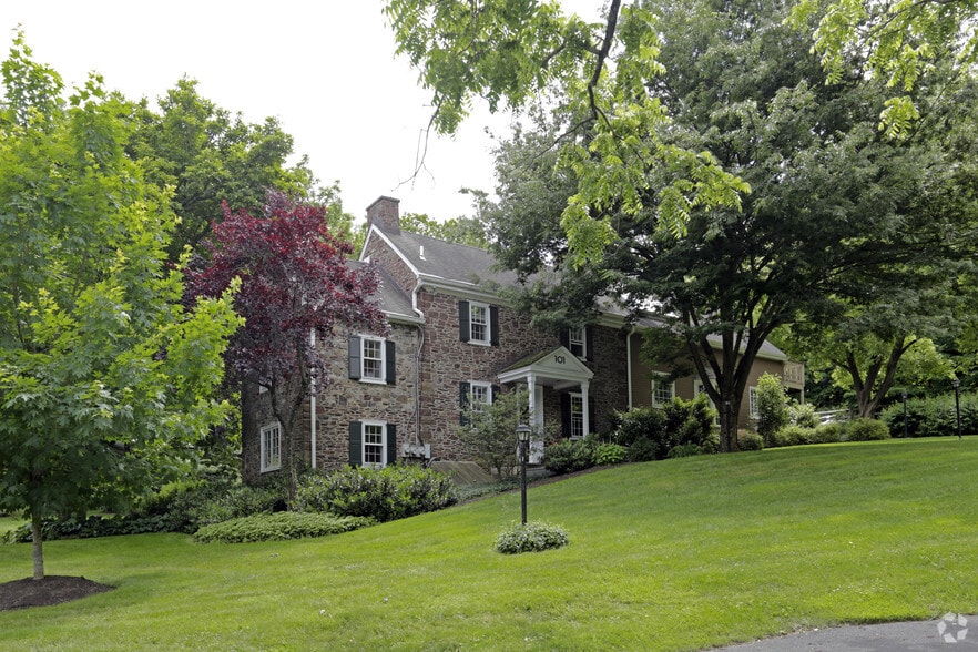 1107 Taylorsville Rd, Washington Crossing, PA à louer - Photo du bâtiment - Image 2 de 8