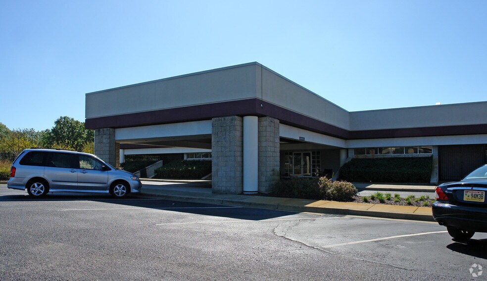 2120 E South Blvd, Montgomery, AL for sale - Building Photo - Image 2 of 2