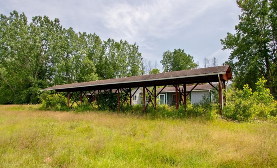 17071 Ridge Rd, Holley, NY for sale - Building Photo - Image 3 of 7