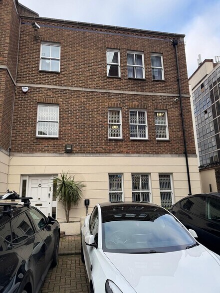 1-5 Clements Ln, Ilford à vendre - Photo du bâtiment - Image 1 de 1