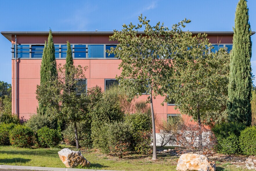 380 Avenue Archimède, Aix-en-Provence à louer - Photo du bâtiment - Image 1 de 2
