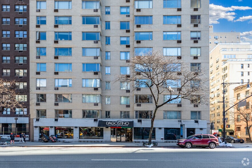 411 E 53rd St, New York, NY à vendre - Photo du bâtiment - Image 2 de 3