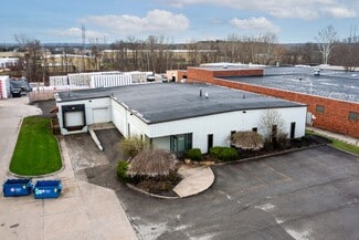 Plus de détails pour 9941 York Theta Dr, North Royalton, OH - Industriel à louer