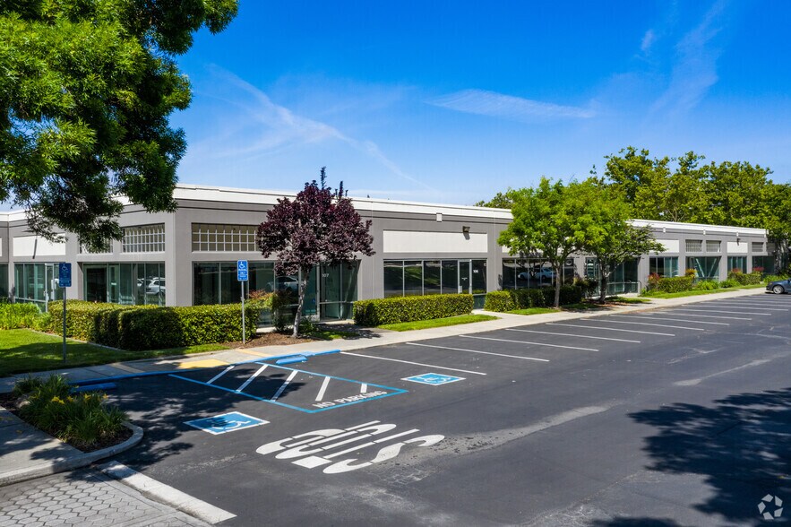 48501 Warm Springs Blvd, Fremont, CA à louer - Photo du bâtiment - Image 2 de 9